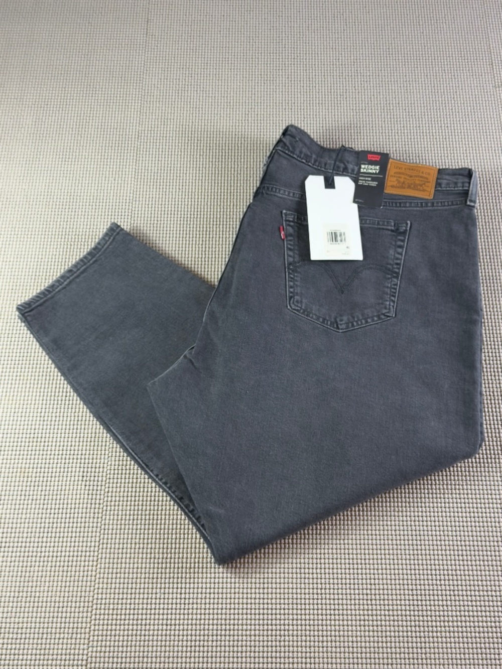 LEVIS’ premium woman wedgie skinny high rise pre washed plus size 22w